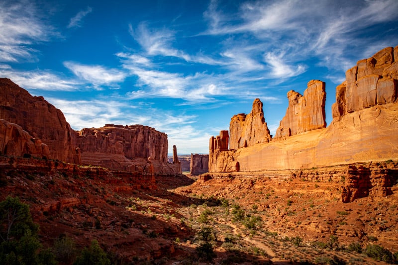 Canyon and red rocks of Arches, Utah: stunning red rock formations in Arches National Park