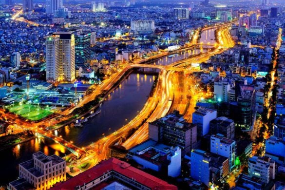 12 EPIC Things to Do in Ho Chi Minh at Night (Street Food Guide!)