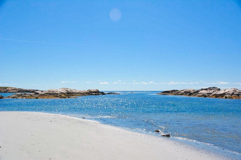 Easton's Beach is Newport's largest surf beach, perfect for family fun with soft sand, gentle waves, and a vintage carousel.