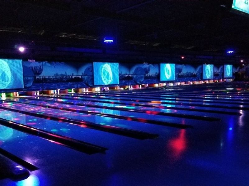 Frames n' Games is a prime choice for young adults seeking nighttime activities in Savannah for young adults