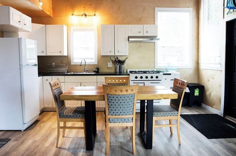 Fully equipped kitchen area