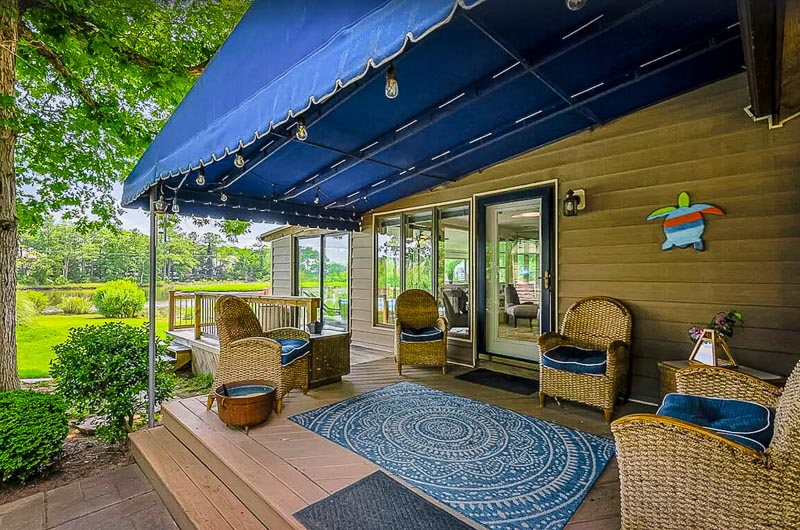 Spacious porch with a view of the river.