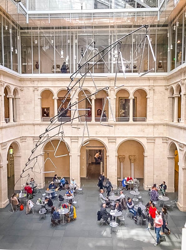 The lobby at the Harvard Art Museums.