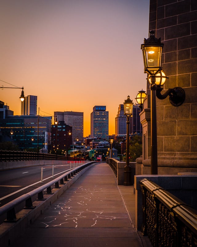 The Longfellow Bridge connects Cambridge and Boston.