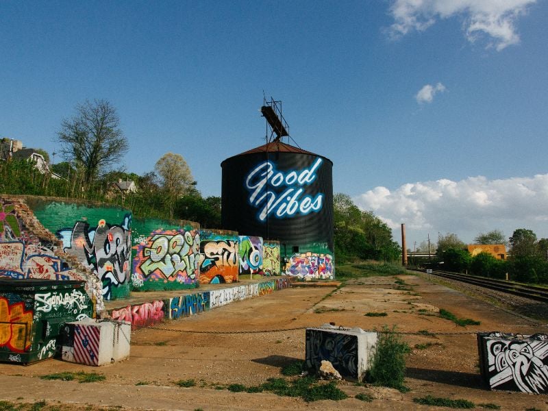 In RAD, streets teem with artists crafting diverse artworks, including paintings, sculptures, textiles, and jewelry, creating a vibrant atmosphere.