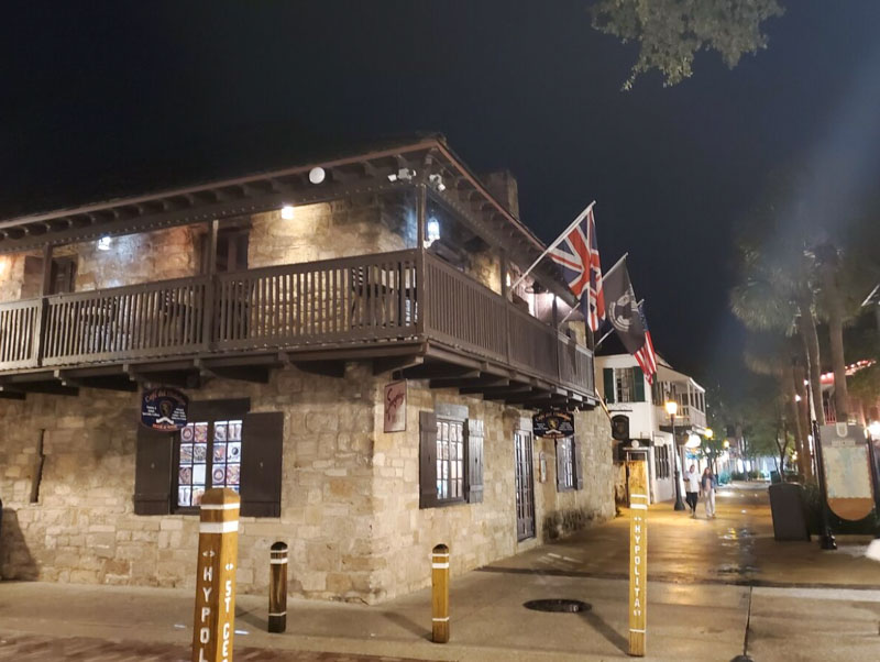 Indulge in the St. Augustine Food Tour, one of the coolest activities in the city, and discover the city's most delectable eateries.