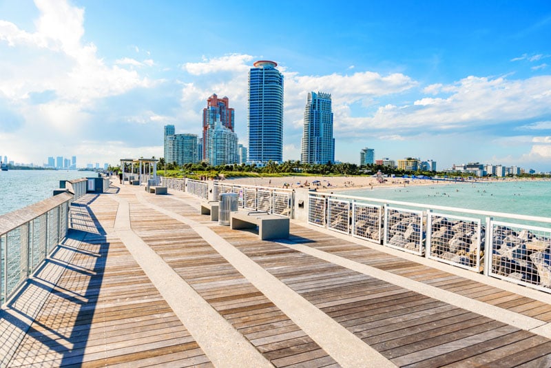 South Pointe Park: Miami's beautiful beach retreat with activities and stunning views.