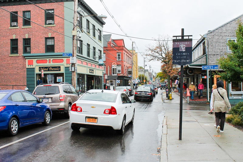 Newport's Thames Street: Shopper's paradise with unique boutiques, art galleries, and historic colonial charm.