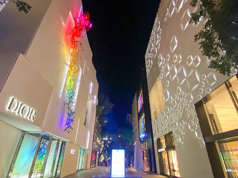 Exploring The Miami Design District is one of the best things to do in Miami at night.