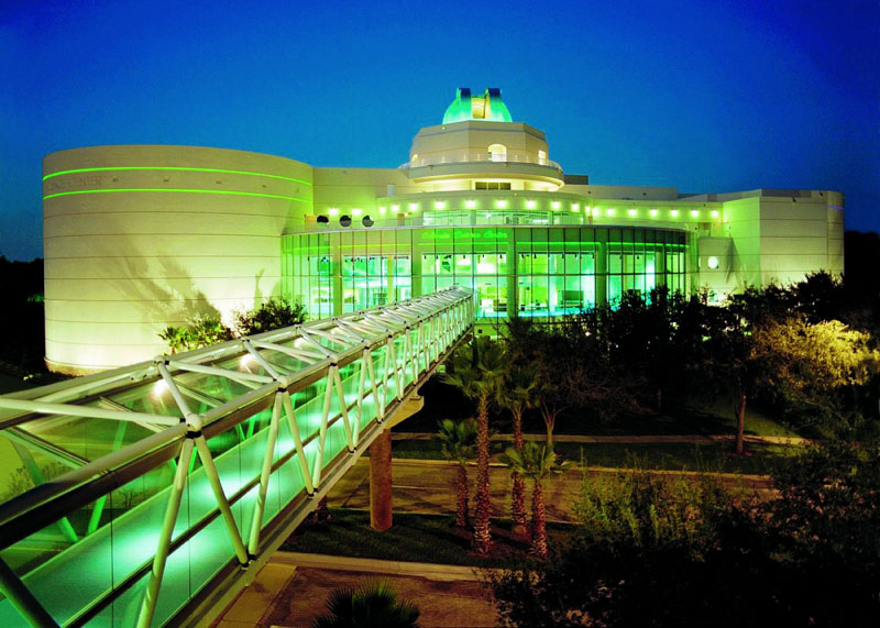 Exploring Orlando Science Center is one of the cheapest things to do in Orlando, Florida.
