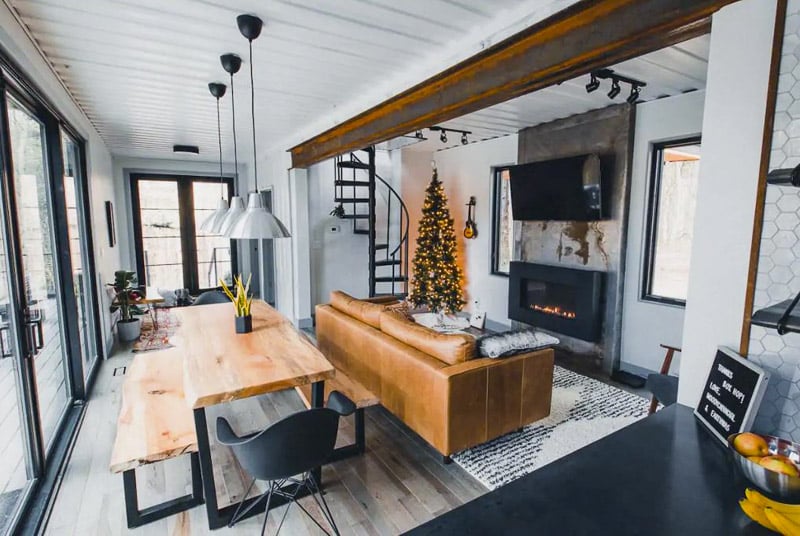 A romantic honeymoon hideaway Airbnb in the US.