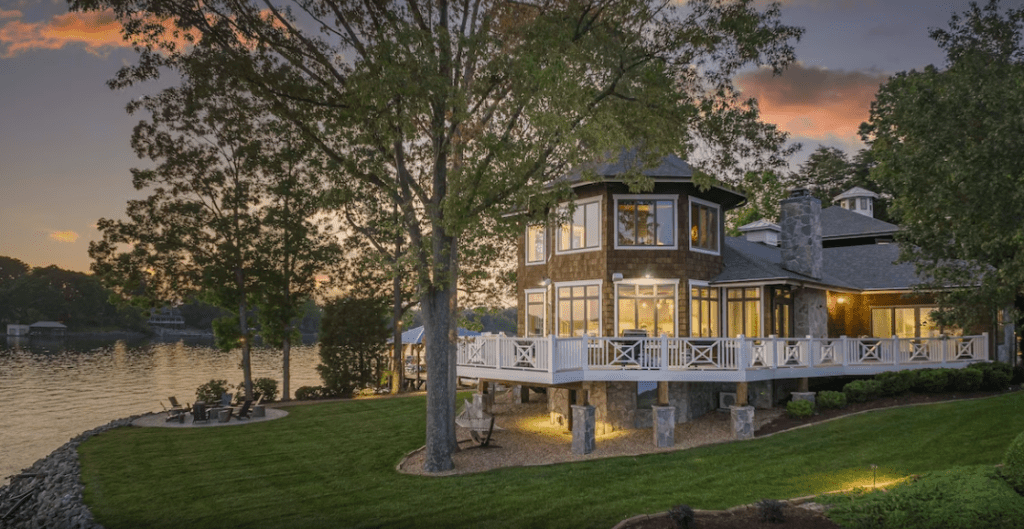 Luxurious house rental in Mooresville, NC