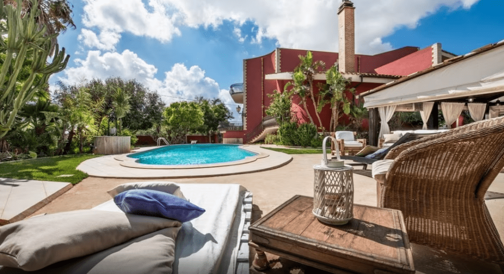A beautiful home in Sicily with relaxing views